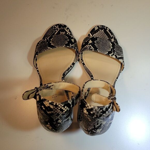 NINE WEST WOMEN"S SNAKESKIN PRINT DESIGN OPEN TOE SANDAL - Picture 11 of 16